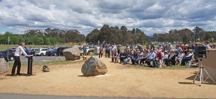 I:\Mineral promotions\Workarea\CooperM\National Rock Garden\Communications and Outreach SubCommittee\Newsletters\2019 October\PB254411 Brad speaks.jpg