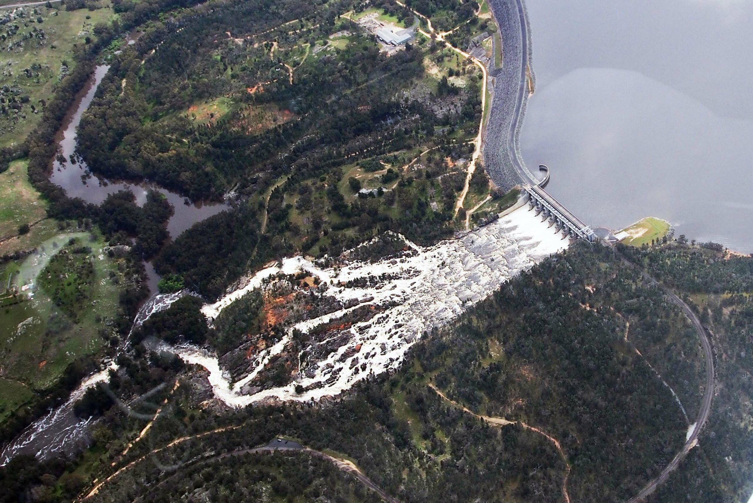 Eugowra from the air and the story of Escort Rock